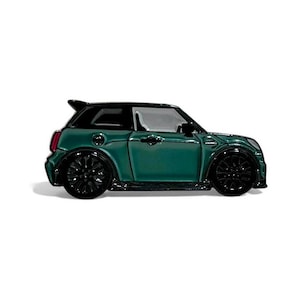 MINI Cooper S / JCW in British Racing Green - Enamel Car Anstecker