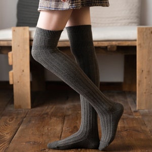 Soft and stretchy cotton socks for women