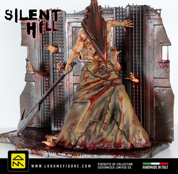 Pyramid Head Statue, Silent Hill Horror Diorama, Silent Hill