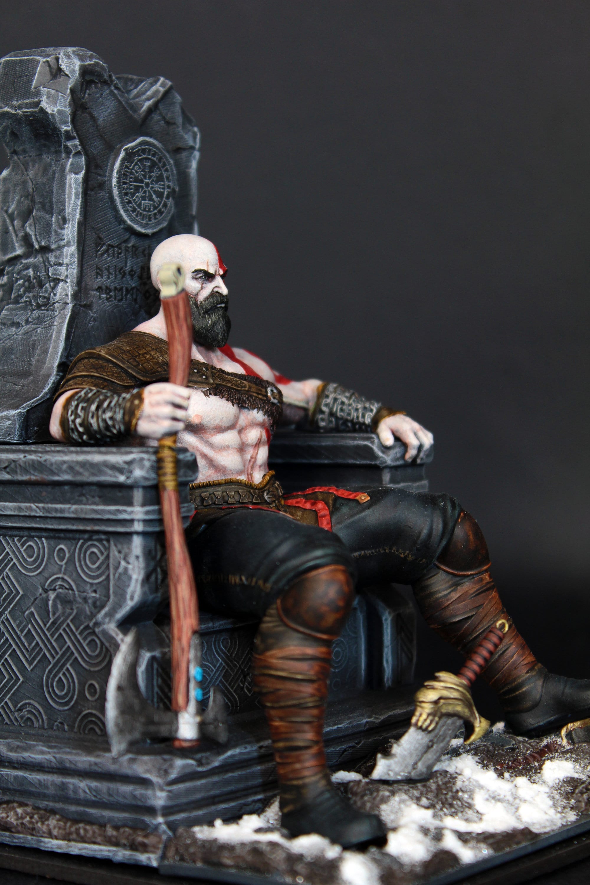 Kratos Figure Statua di God Of War, Colorazione reale del gioco