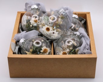 Dried flower balls