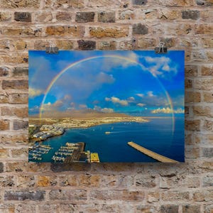 Wunderschöner Regenbogen mit Lanzarote, Lanzarote, Atlantik, Spanien, Landschaft, Wanddekoration, Poster, Luftaufnahme, Meerlandschaft.