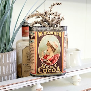 Antique 1900s W. H. Baker Best Cocoa Tin Can From Red Hook, New York. Walter Baker & Co. Antique Kitchen Tins For Decoration