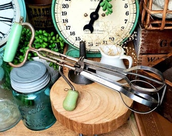 Vintage Green Edlund Company Hand Manual Egg Beater Mixer