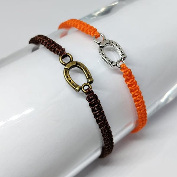 Bracelet en macramé fer à cheval pour les amateurs de chevaux