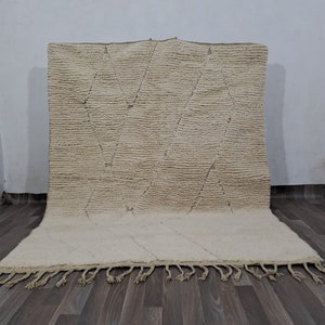 Handmade White Wool Moroccan Rug: Berber Bohemian Decor