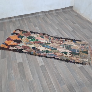 Tapis marocain berbère : tapis de passage coloré en laine et coton (fait main)