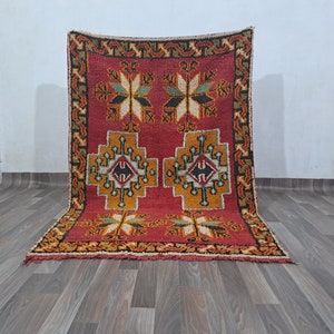 Vintage Red Moroccan Wool Rug 6x4: Handwoven Berber Design