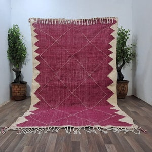 Handwoven Moroccan Berber Rug: Bohemian Wool Kilim
