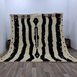 Handmade Black and White Wool Moroccan Rug: Custom Berber Design