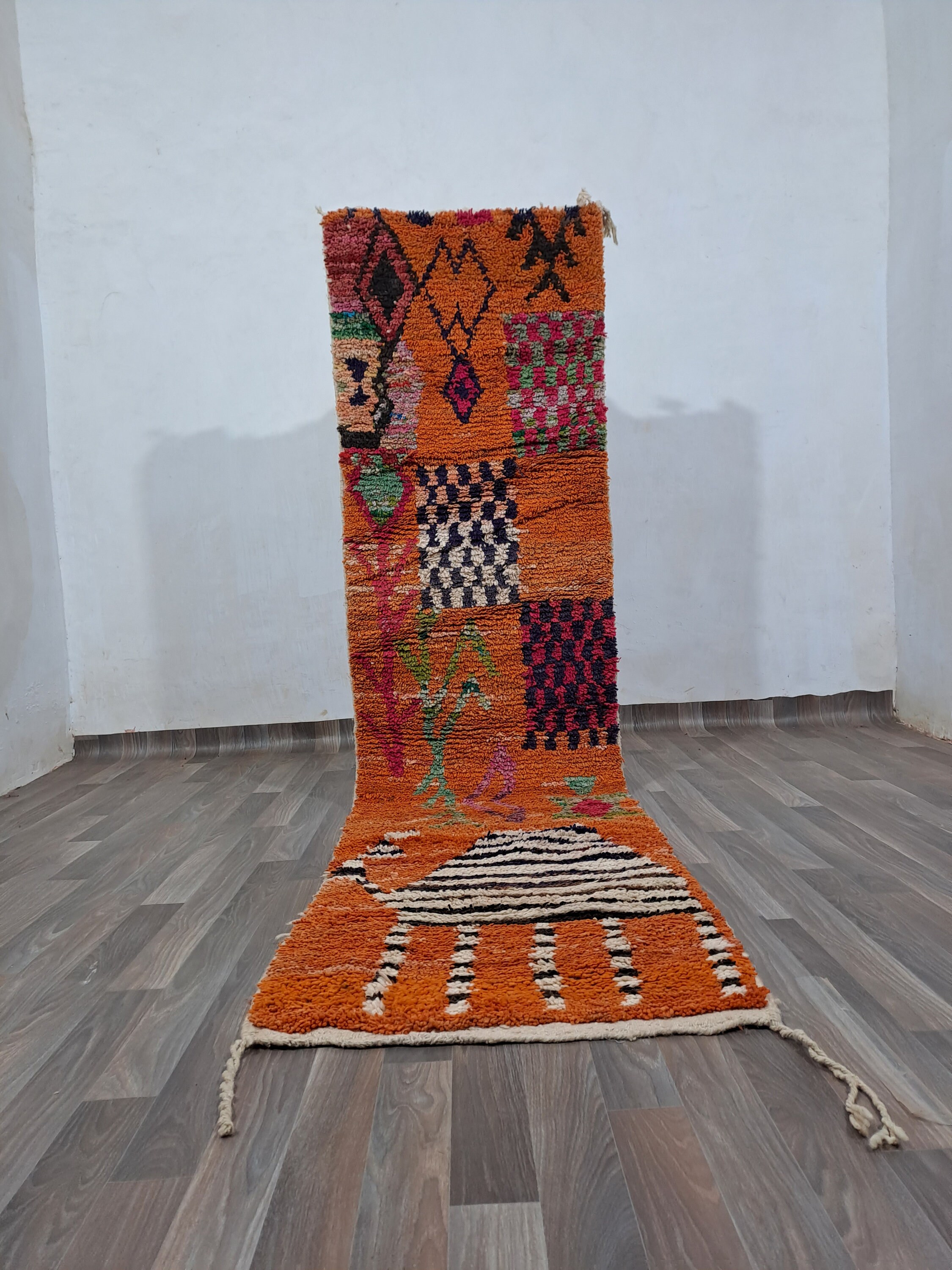 モロッコウールラグ - 鮮やかなオレンジ、手織りボヘミアンスタイル