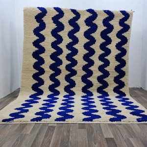 WUNDERSCHÖNER BENIOURAIN TEPPICH, Handgeknüpfter Teppich, Azilal Berber Teppich, Azilal Berber Teppich, Blauer Teppich, Wohnzimmer Teppich Bild 4