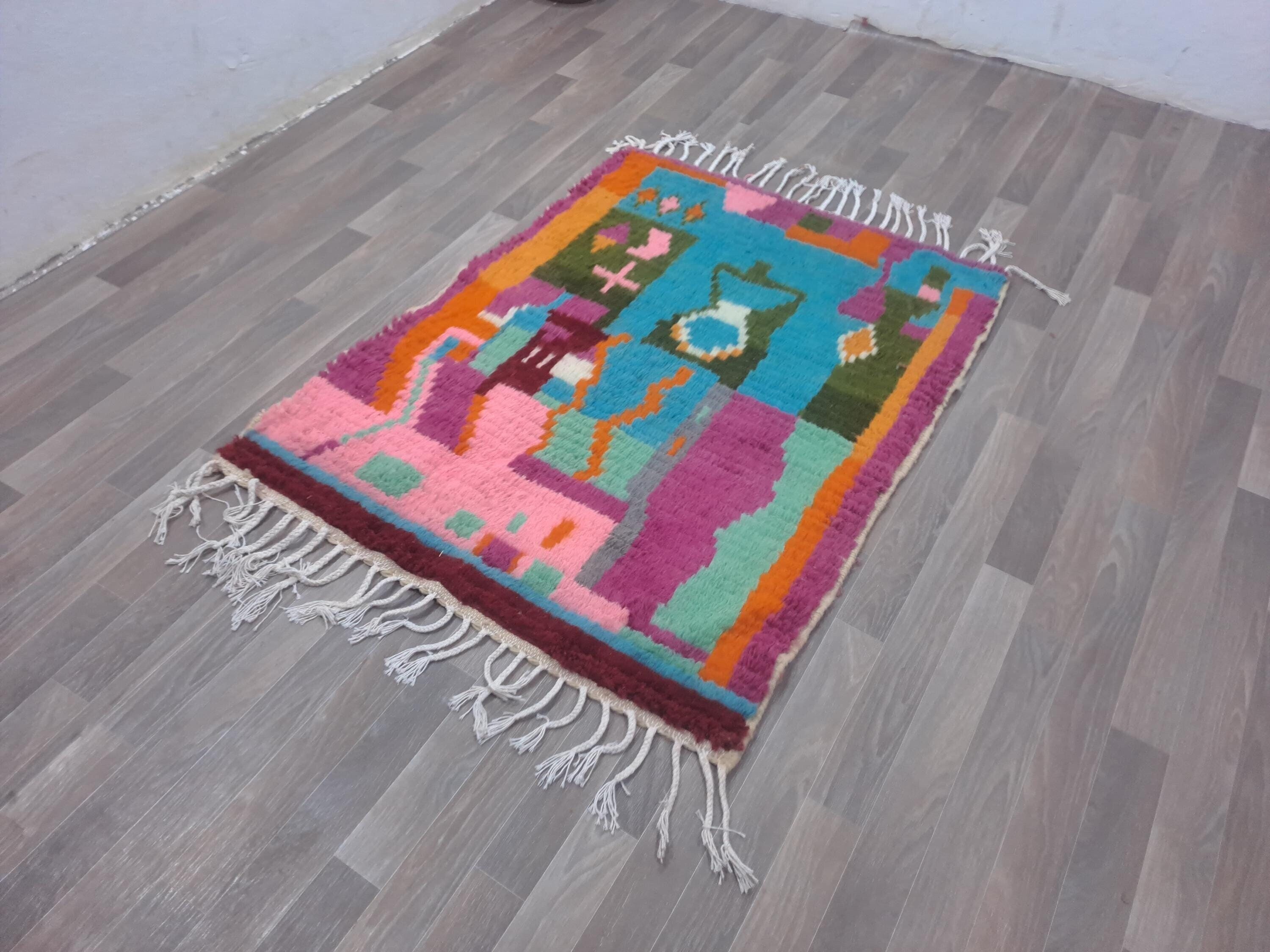 手織りモロッコベルベルラグ：カラフルなボヘミアン風インテリア（4 x