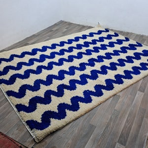 WUNDERSCHÖNER BENIOURAIN TEPPICH, Handgeknüpfter Teppich, Azilal Berber Teppich, Azilal Berber Teppich, Blauer Teppich, Wohnzimmer Teppich Bild 9