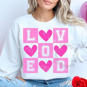 Loved Valentines png, shirtontwerp voor Valentijn, geruite Valentijnsdag png, Xoxo, download Valentijn sublimatie, dtf, valentijnsdag meisjes png