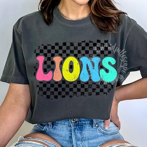 Leones PNG, Leones coloridos PNG, Diseño de camisa de mascota de la escuela a cuadros, Equipo deportivo, DTF, Descarga de sublimación, Camisa del día del juego