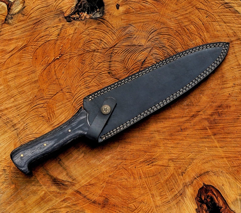 Hand-forged replica knife with matte black handle and steel blade
