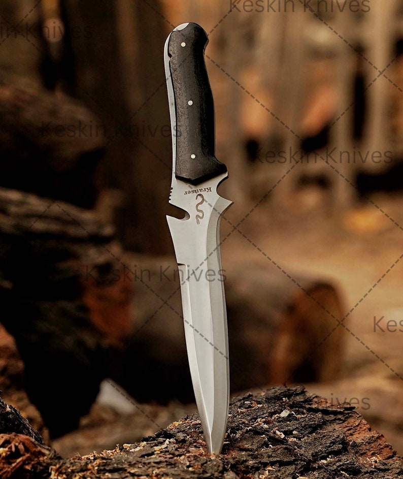Resident Evil knife collector’s item with sleek black finish