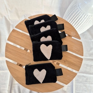 Mini Geldbörse Damen schwarz / Schlüsseltäschchen mit Herz / Tasche für Schlüsselbund / Tampontäschchen / Geschenk unter 10 Euro /