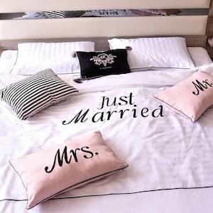 Personalized Wedding Bedding Set 6PCS Exclusive Valentine&#39;s Day and Wedding Gift MR and MRS Embroidered Duvet Cover and Pillows Just Married