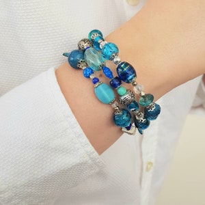 Beaded Memory Wire Bracelet, Unisex One Size Bangle, Turquoise No Clasp Bracelet for Her, Spiral Cuff For Summer, Layered Beachwear Jewelry