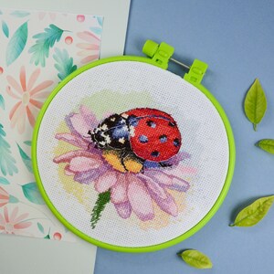 Kit de punto de cruz DIY, juego de bordado con mariquita, kit de manualidades, patrón de punto de cruz, regalo hecho a mano, suministros de costura