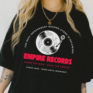 Camiseta Comfort Colors de discos de vinilo, camiseta de película vintage, camisetas gráficas de los 90, películas de los 90, cultura pop, camiseta para geeks, regalos para geeks, coleccionista de vinilos