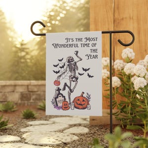 Bandera de jardín de otoño con esqueleto, bandera de jardín de brujas, pancarta de Halloween, bandera de jardín de otoño, bandera de jardín de brujas, decoración de jardín espeluznante, jardín gótico
