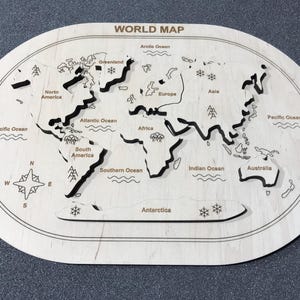 Houten wereldkaart. Puzzelkaart