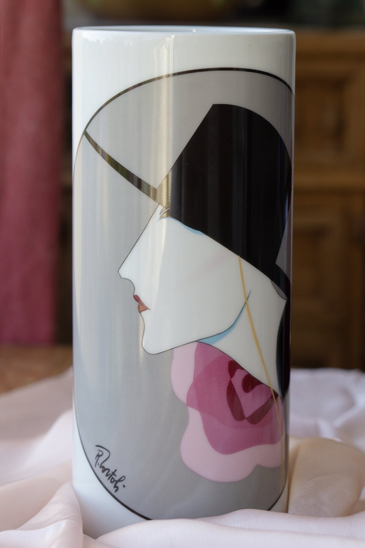 Joli Vase Signé R. Tortoli en Excellent État Style Vogue.