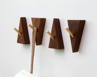 Solid Wood Triangle Wall Hooks Walnut Beech Wall Mounted Coat Hook Entryway Hook for Towel Bedroom Cafe Hat Bag