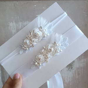 Elegante set di fascia per neonati e cintura per abito, battesimo, battesimo, bianco e oro, regalo per neonato, primo compleanno, baby shower, perle