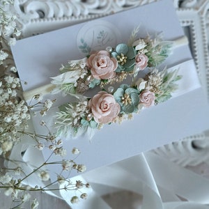 Set di fascia per capelli e cintura per abito per neonato, compleanno, battesimo, rosa cipria e verde salvia, regalo per neonato, primo compleanno, alone floreale