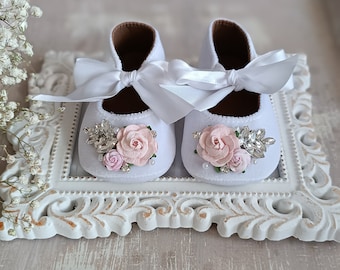 Rhinestone elegant baby girl velvet shoes with pearls and crystals, newborn, baptism, christenning, first birthday white  baby walkers