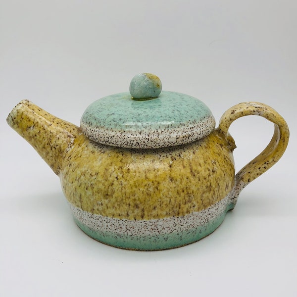 Teapot with natural stone