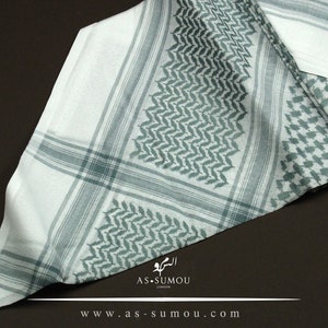 Rare Premium Mint Green and White Saudi Shemagh Classic Scarf LightWeight Easy To Wear Keffiyeh Imamah Ghutra