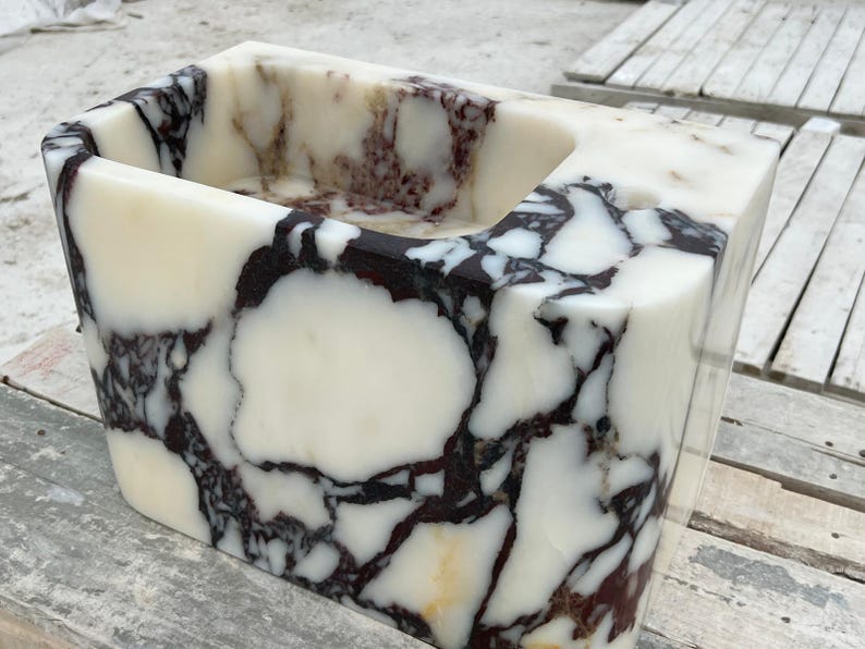 calacatta violet