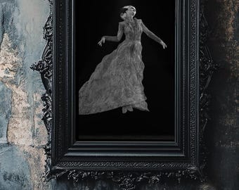 Póster de arte de gracia gótica: Elegancia oscura, belleza etérea