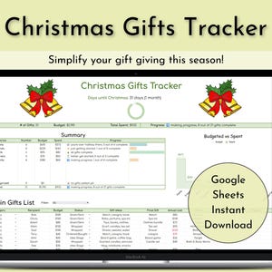 Puede incluir: Una pantalla de portátil muestra una hoja de cálculo "Christmas Gifts Tracker". El título está en la parte superior, con campanas decorativas. La hoja de cálculo incluye secciones para el presupuesto, los regalos y el progreso. Un círculo verde con el texto "Google Sheets Instant Download" está en la parte inferior derecha.