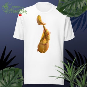 Nepenthes veitchii ‘Bario Squat’ Candy Stripe - Unisex t-shirt light color
