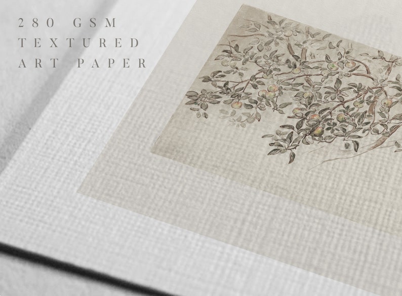 Op de afbeelding: Een close-up van een getextureerd, off-white kunstpapier met de tekst "280 GSM TEXTURED ART PAPER" in zwart gedrukt.