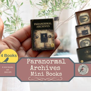 Könnte beinhalten: Ein Set aus vier Miniatur-Büchern "Paranormal Archives". Die Bücher haben eine Vintage-Ästhetik mit einem dunkelbraunen Einband und gealtertem Papier. Der Titel "Paranormal Archives" ist auf dem Einband aufgedruckt. Das Bild enthält auch einen gelben Kreis mit dem Text "4 Books".