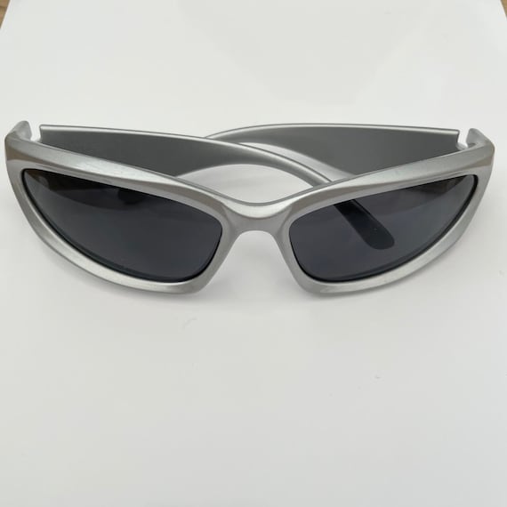 Wrap Around Silver / Mirrored Lens Sunglasses - Black Lenses - Y2K - Cycling Glasses - unisex - Mens / Womens - Vintage Sporty Aesthetic