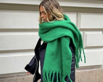 Écharpe surdimensionnée verte, noire et blanche en tricot à franges - Écharpe d'hiver en polyester super doux - Extra longue / épaisse - Cadeau de Noël