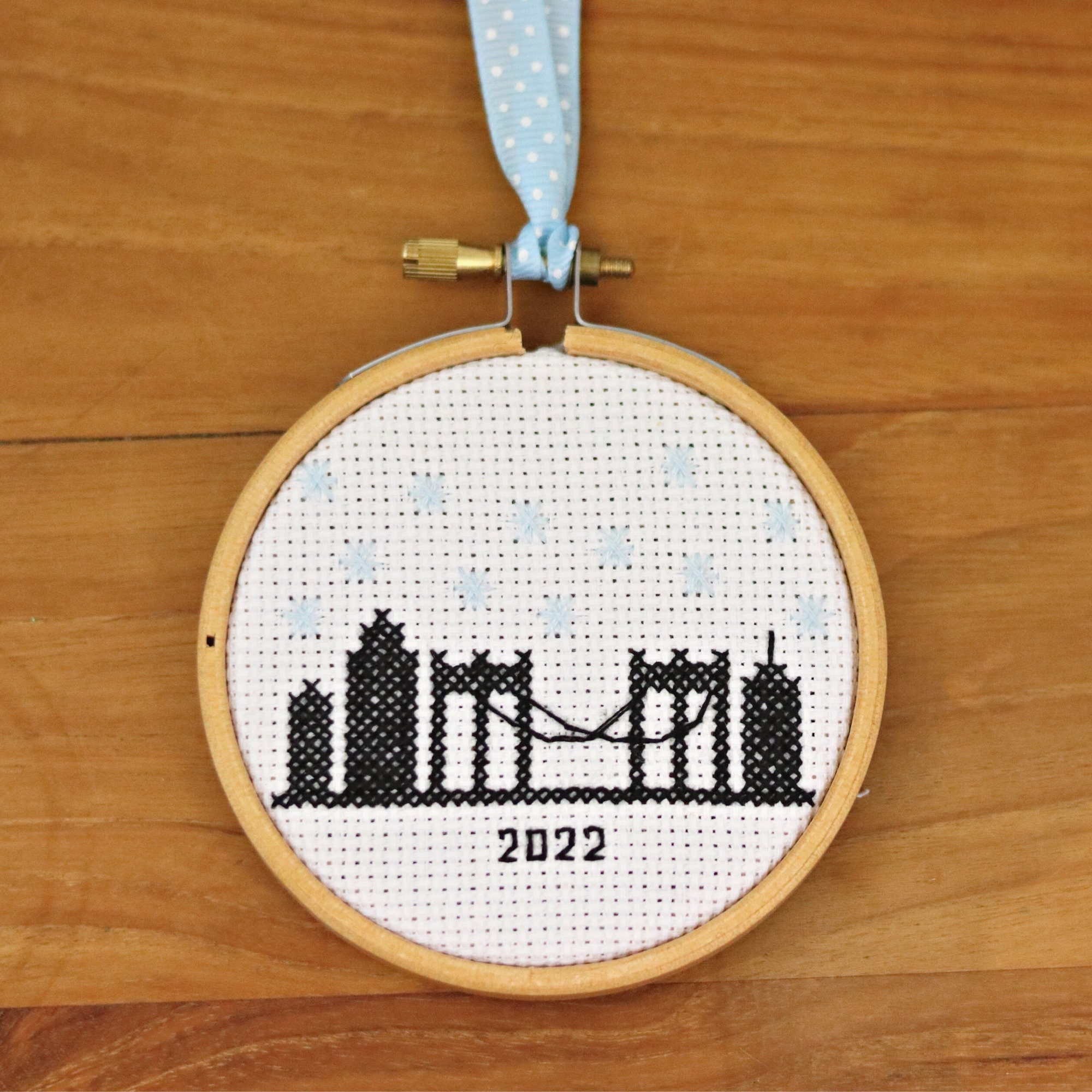 PDF PATTERN: New York City Skyline Cross Stitch Ornament for 2022 - Etsy