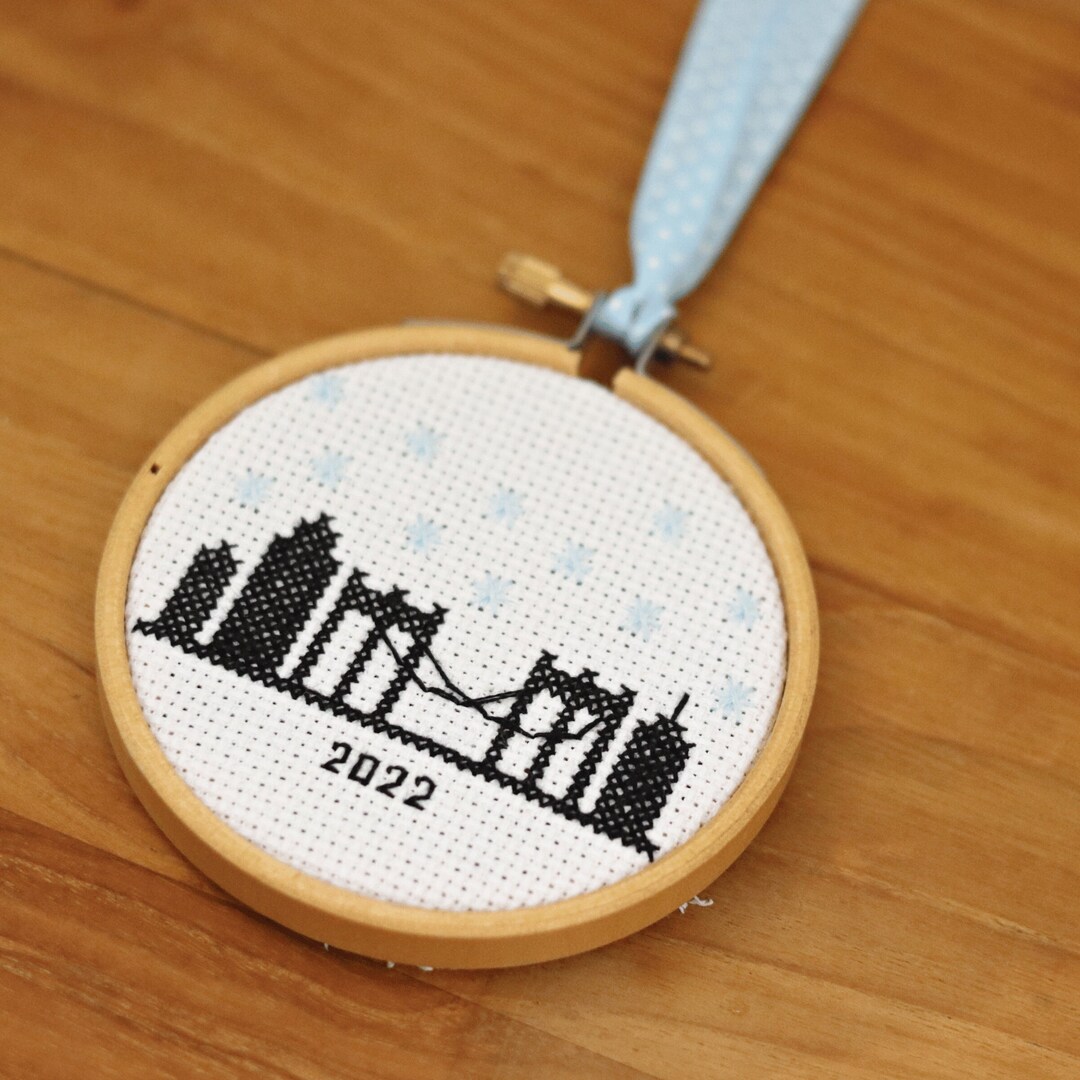 PDF PATTERN: New York City Skyline Cross Stitch Ornament for 2022 - Etsy