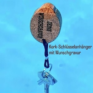 Kork Schlüsselanhänger mit Gravur Schwimmer Segel Wasserski Sup Board Geschenk Angler Gluecksfish