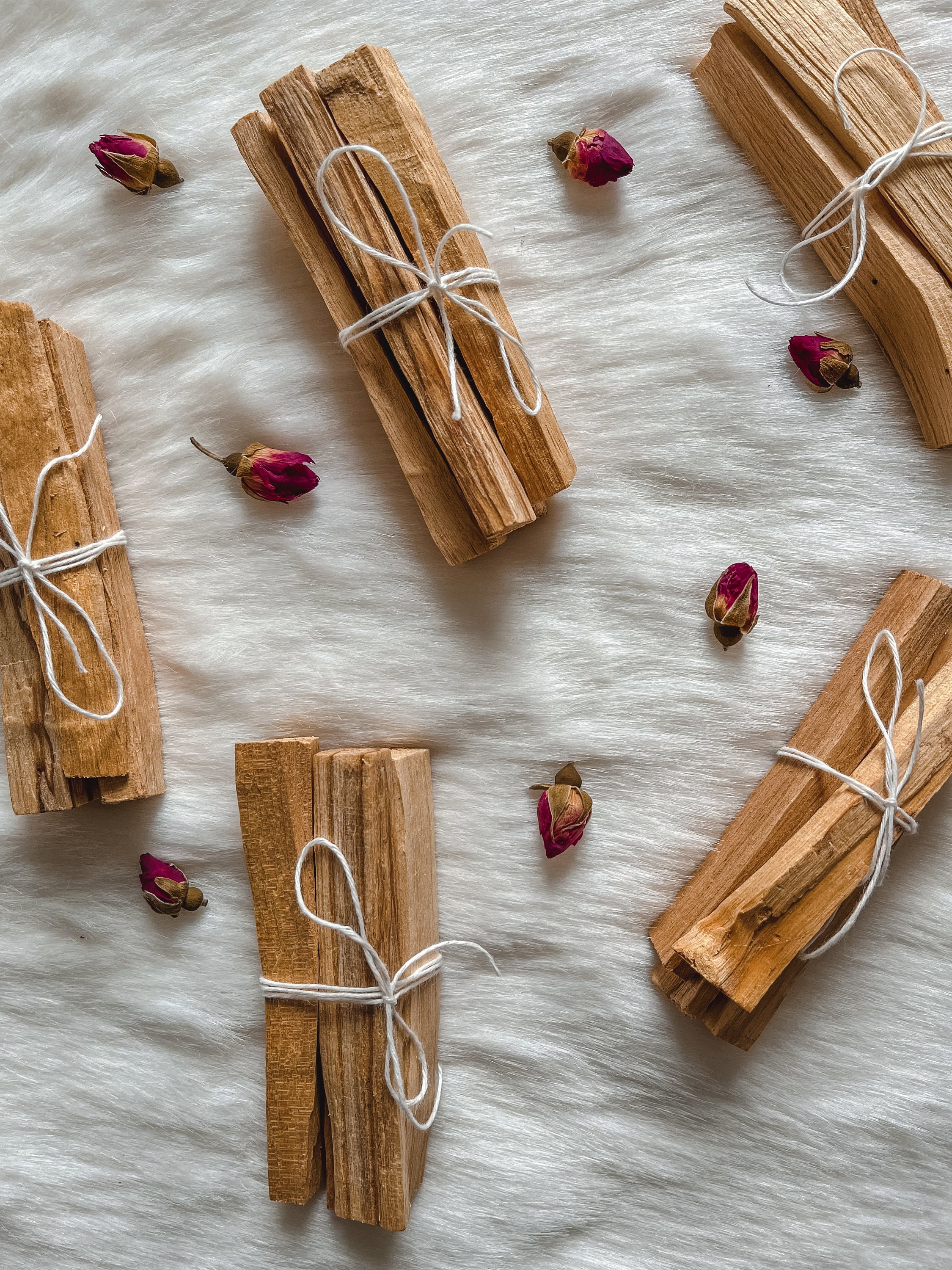 Lot de 4 Palo Santo | Purification, Bien-Être, Energie, Méditation, Spiritualité