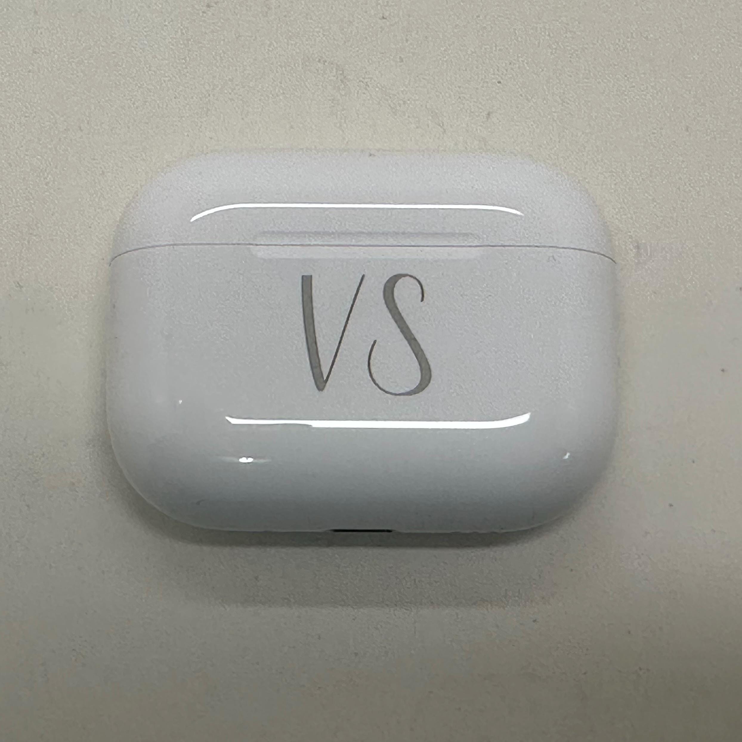 カスタム刻印入りAirPod Pro 3ヘッドフォン：レーザー刻印されたApple