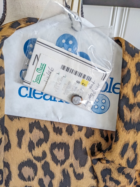 Vintage 90s Cheetah Print Button Up Top - image 6